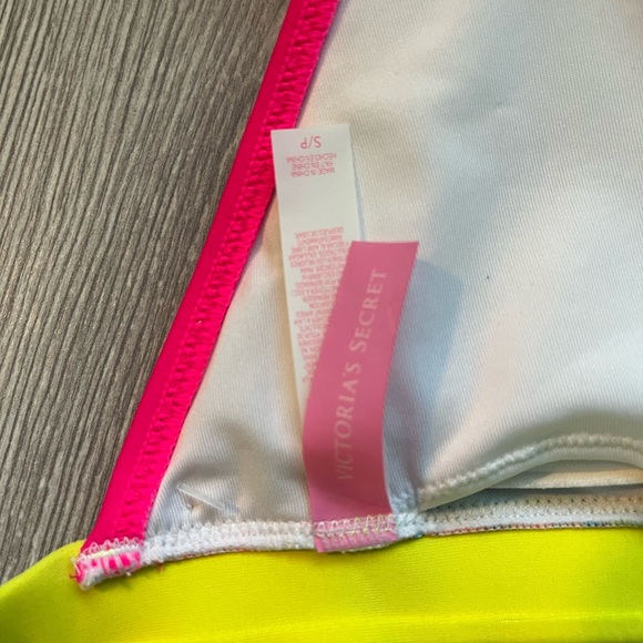 Victoria’s Secret small neon paisley halter bikini top - Picture 5 of 8